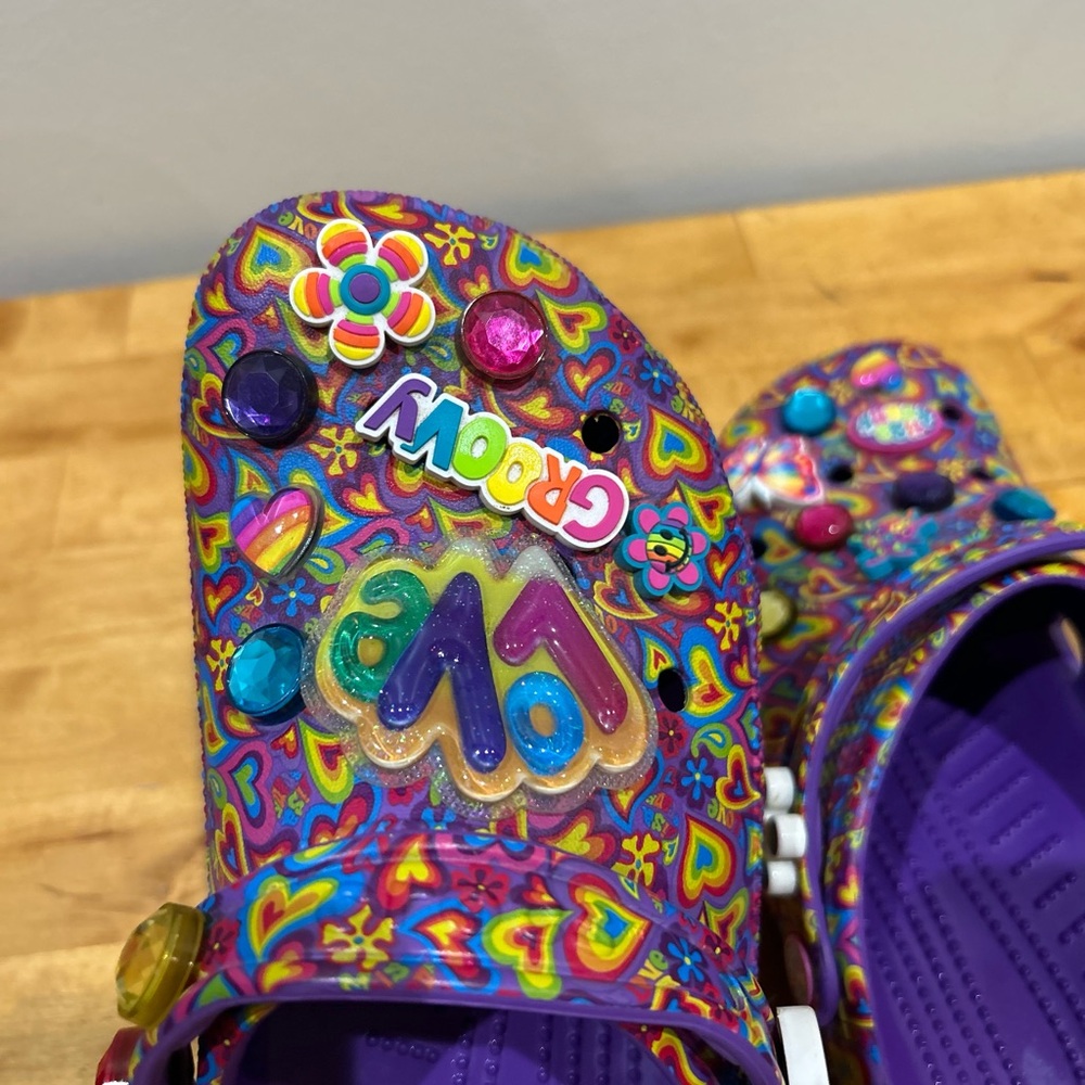 Crocs x Lisa Frank Limited Edition Clog - Picture 6 of 9